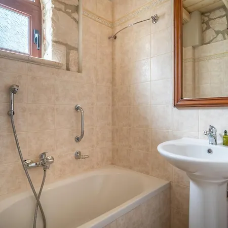 Myrties Stone - Arekia Apartament