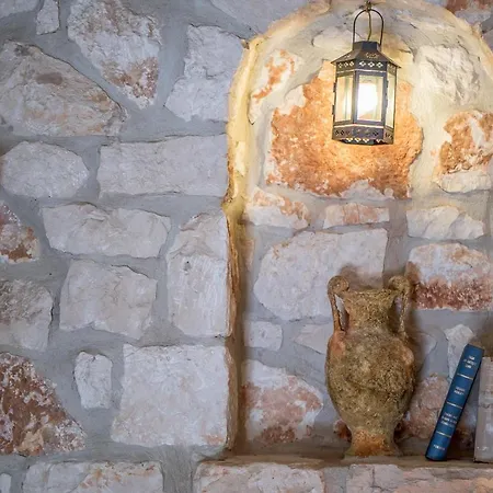 Myrties Stone - Arekia Vasilikí