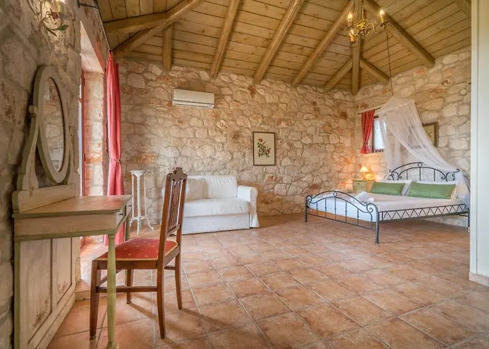 Myrties Stone - Arekia Apartament